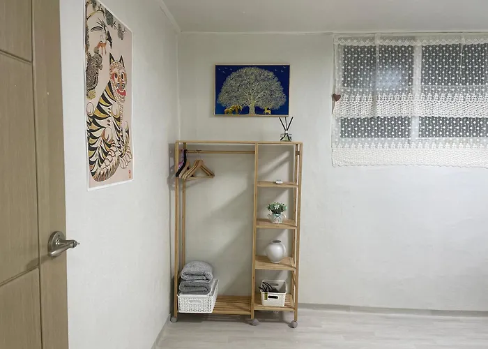 Nearby Chungmuro Station And Myeongdong Unit 101